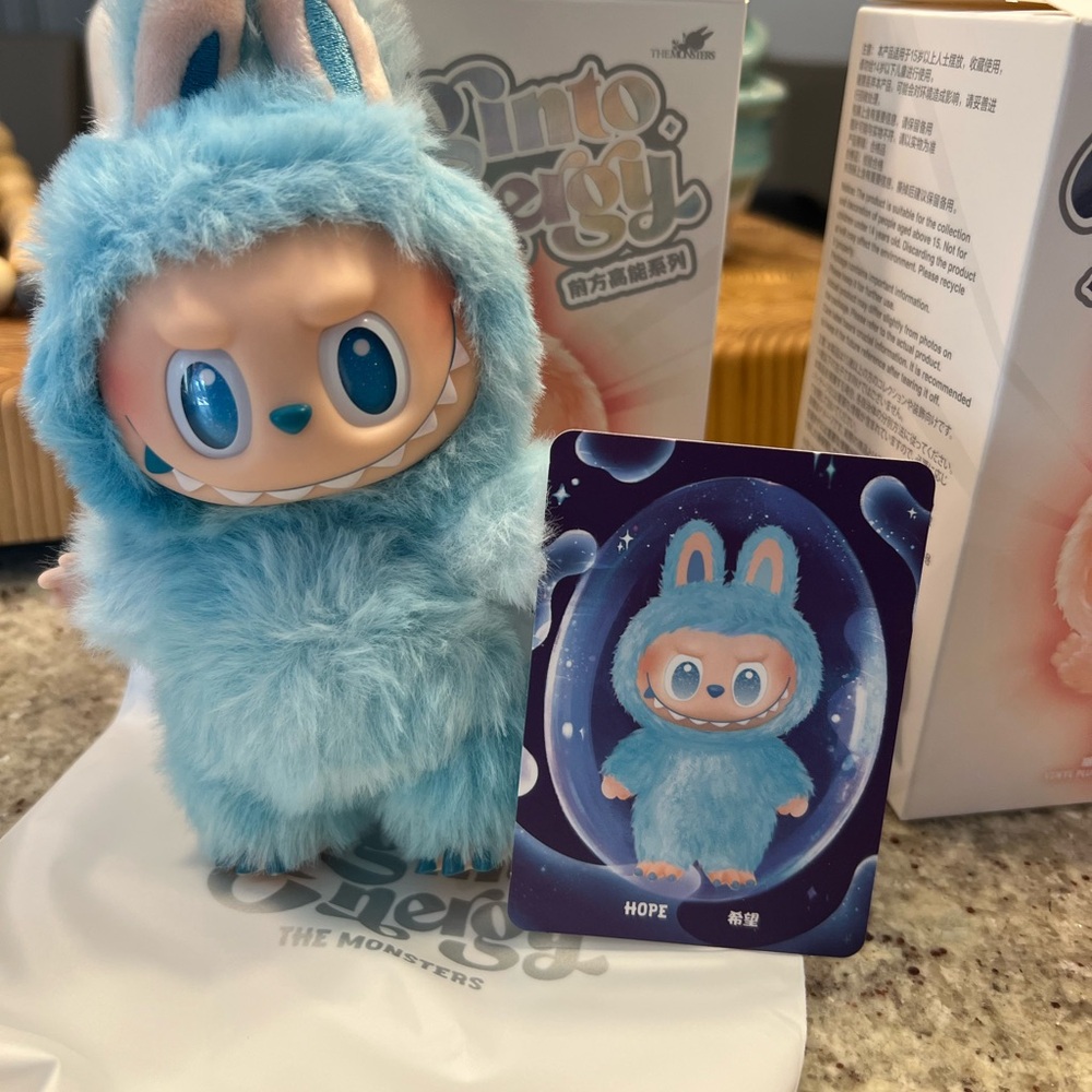 POP MART Big into Energy -HOPE